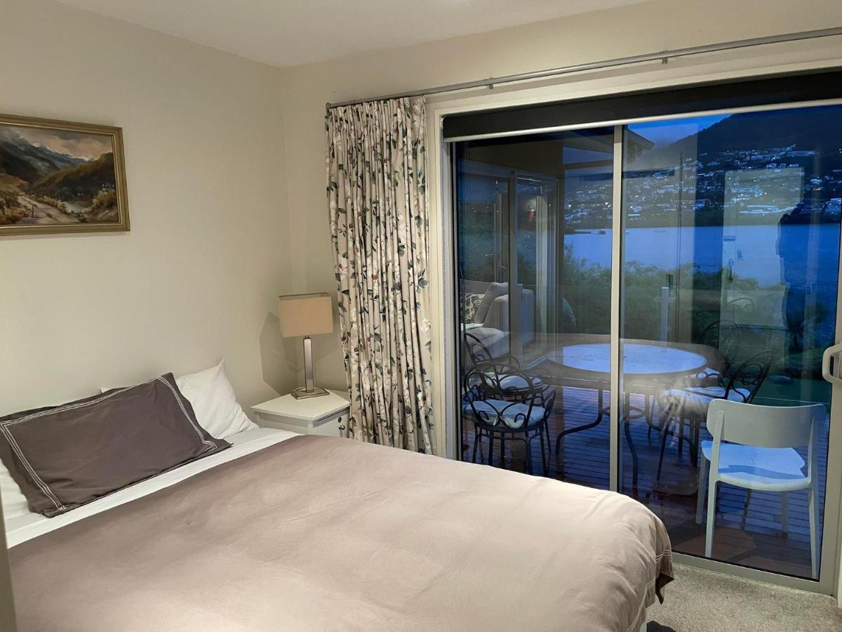 Peninsular Lakefront Queenstown Extérieur photo