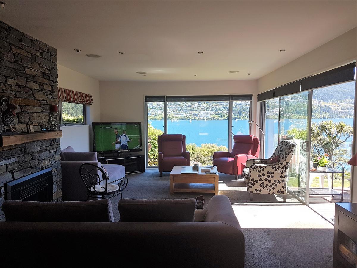 Peninsular Lakefront Queenstown Extérieur photo